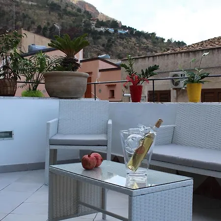 Terrazza In Palazzo Taormina 度假居 卡斯泰拉马莱