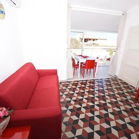 Terrazza In Palazzo Taormina 度假居 卡斯泰拉马莱